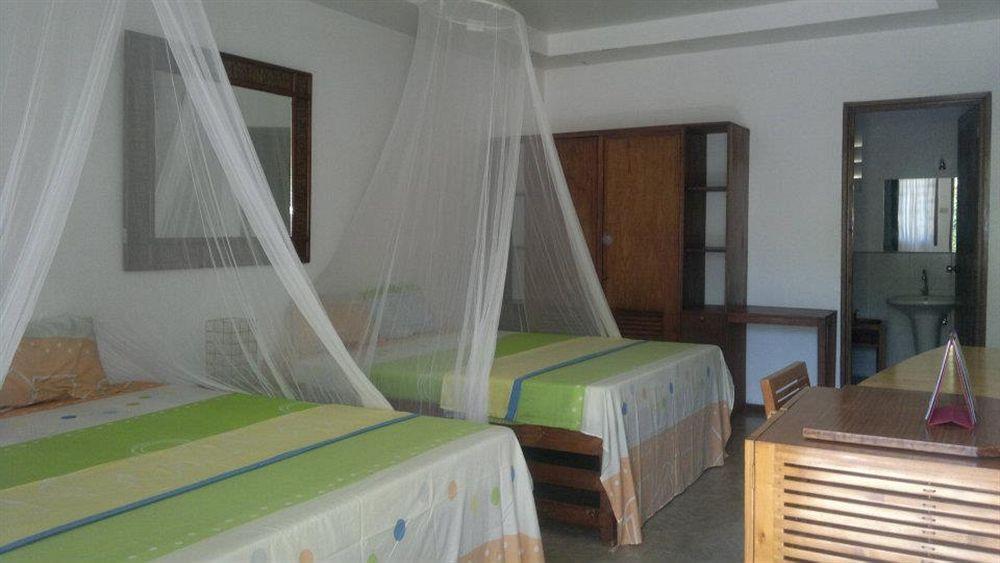Talima Beach Villas & Dive Resort Cebu Esterno foto