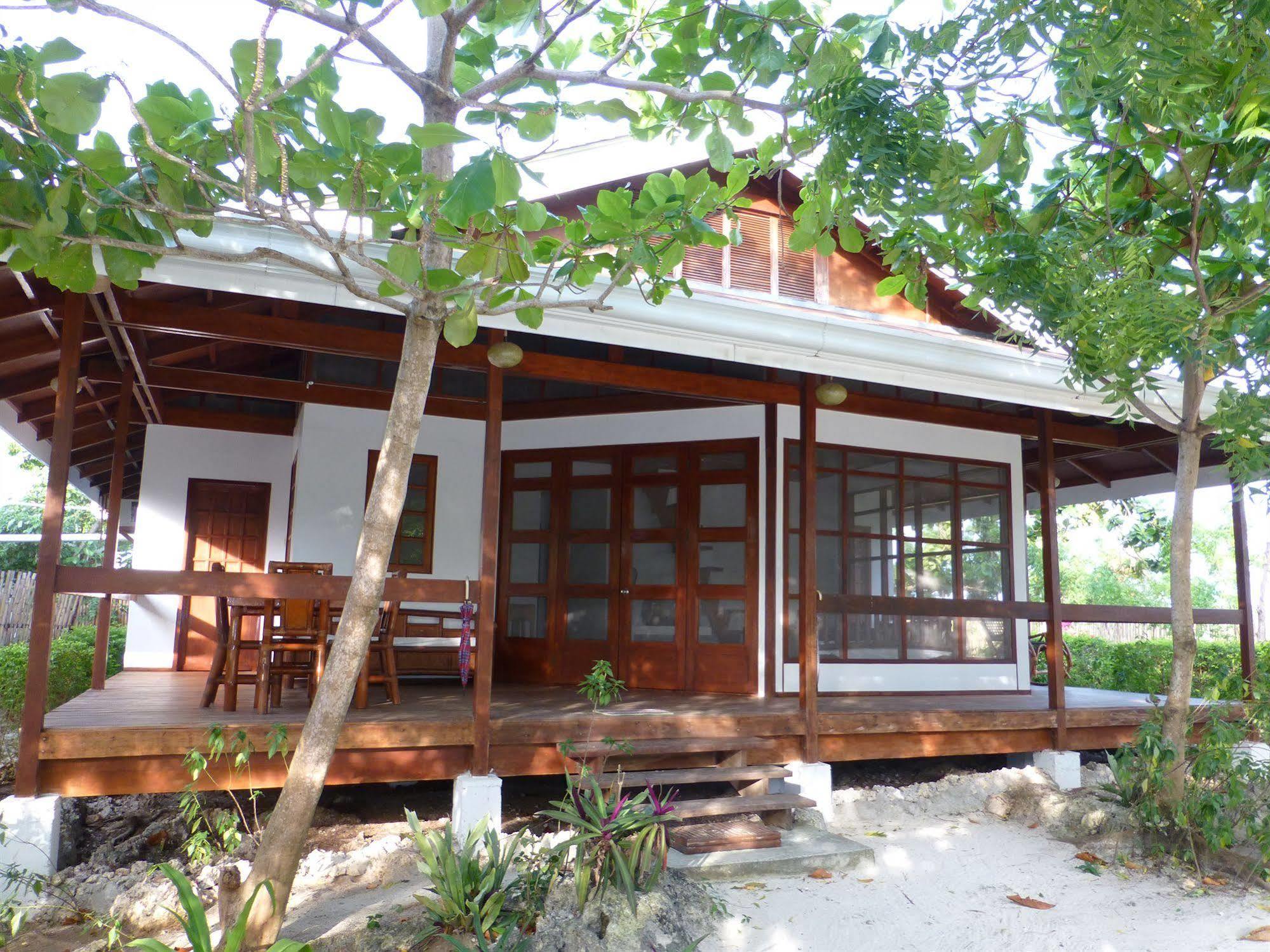 Talima Beach Villas & Dive Resort Cebu Esterno foto
