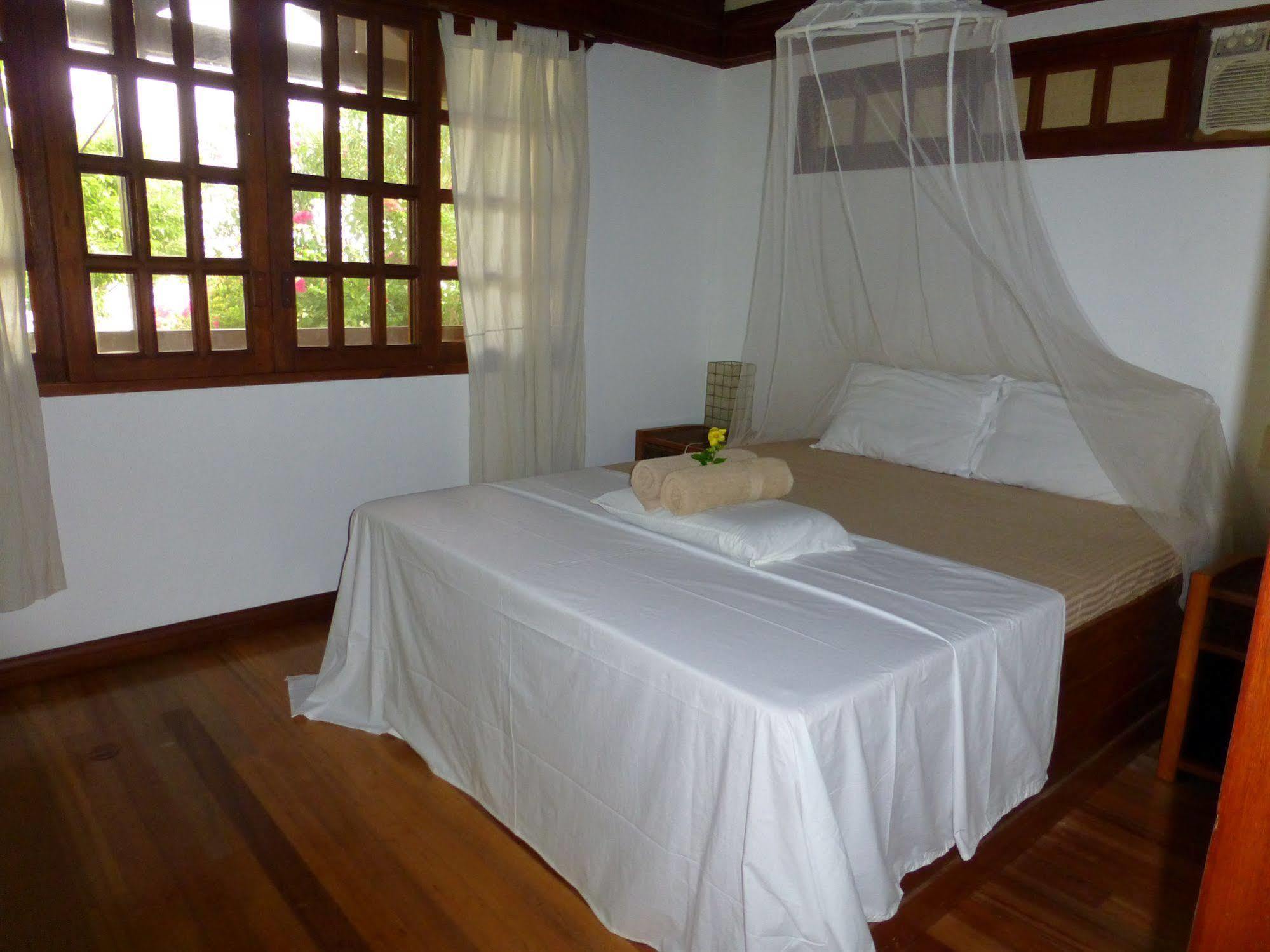 Talima Beach Villas & Dive Resort Cebu Esterno foto
