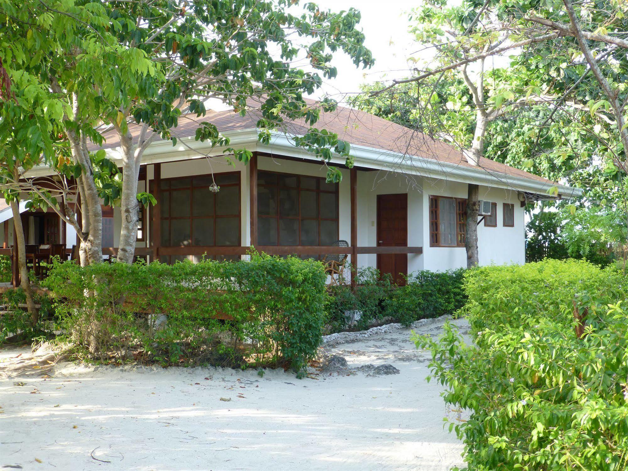 Talima Beach Villas & Dive Resort Cebu Esterno foto