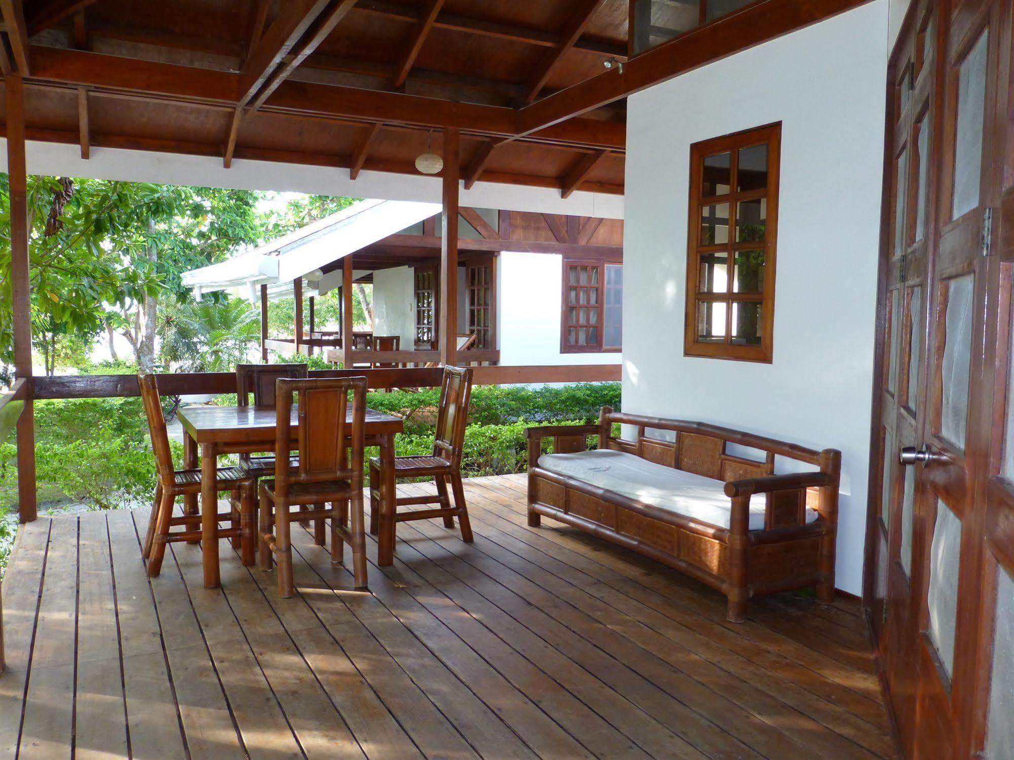 Talima Beach Villas & Dive Resort Cebu Esterno foto