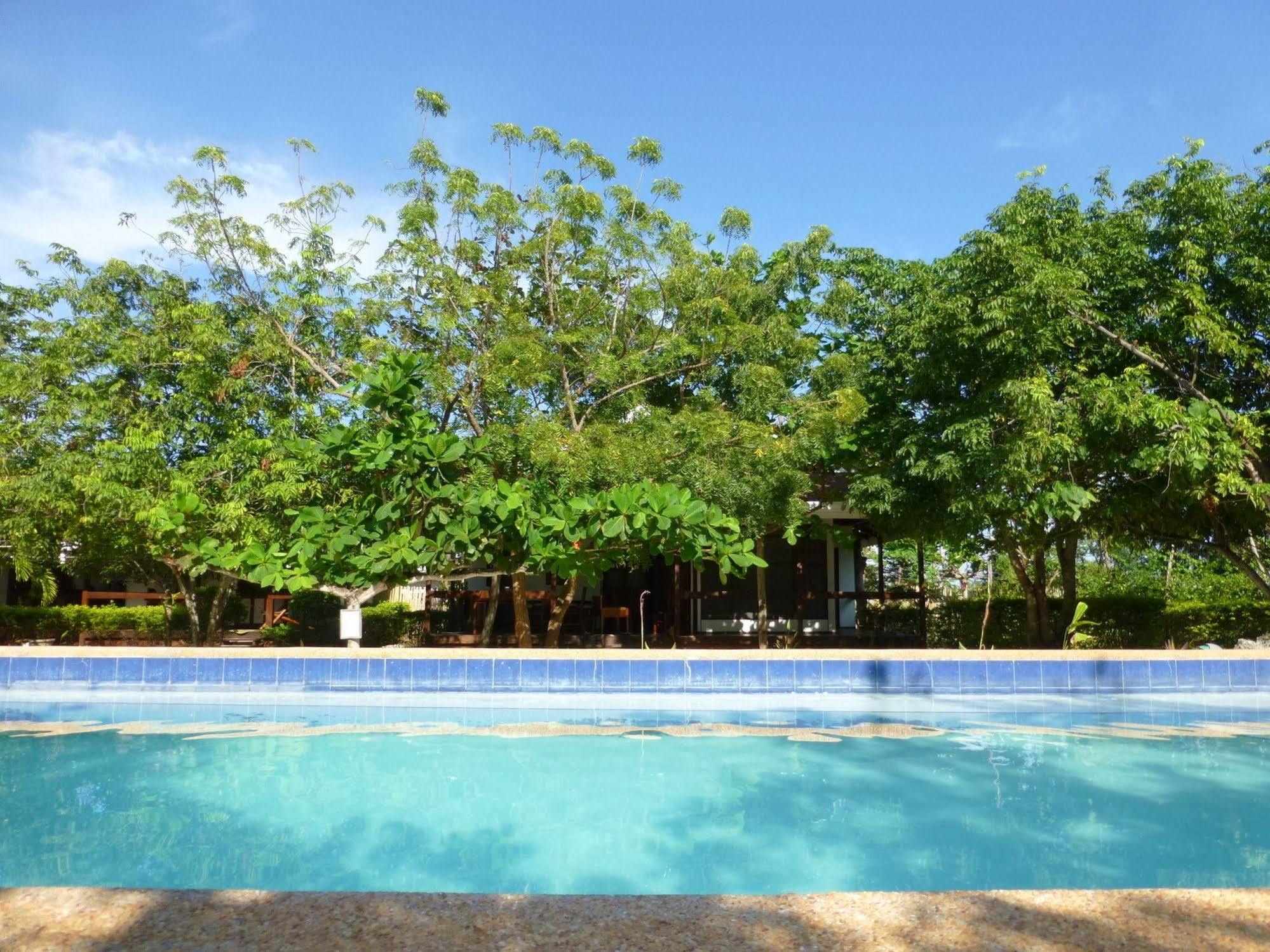 Talima Beach Villas & Dive Resort Cebu Esterno foto